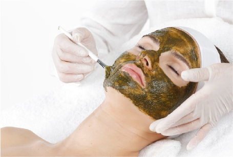 STEP 04 ハーバルピール （天然ハーブによる角質ケア）