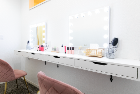 STEP 11 メイクブースでお仕度 （そのままお帰り可能）